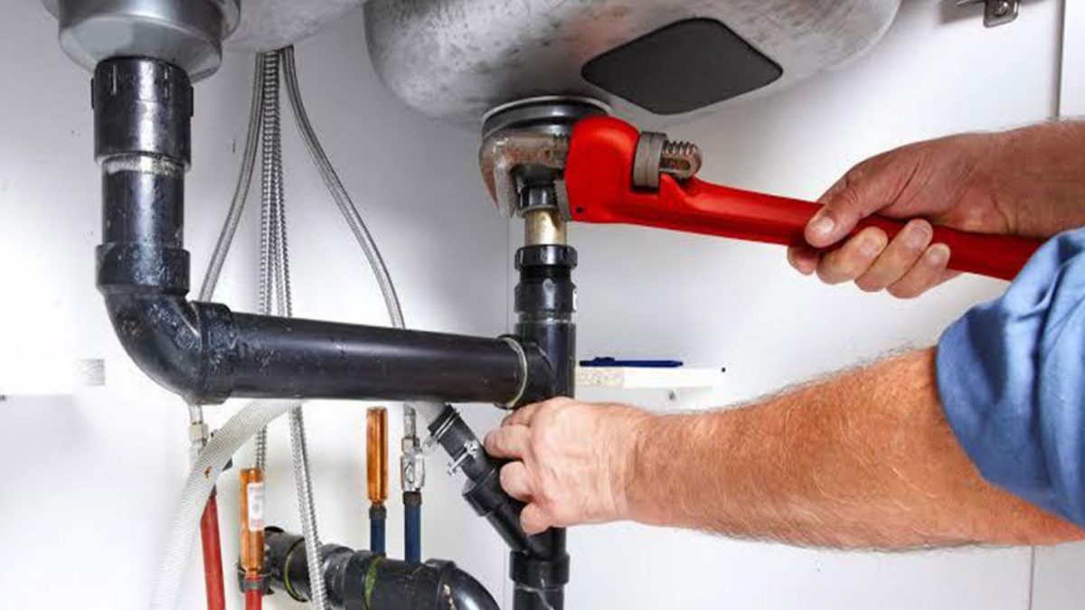 fixing plumbing systems
